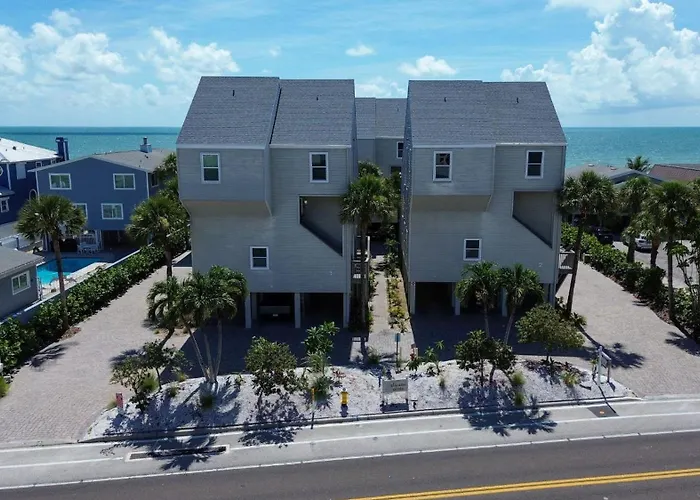 Pelican Pointe 2c